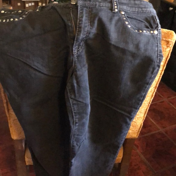 Nice fitting jean - Picture 2 of 3